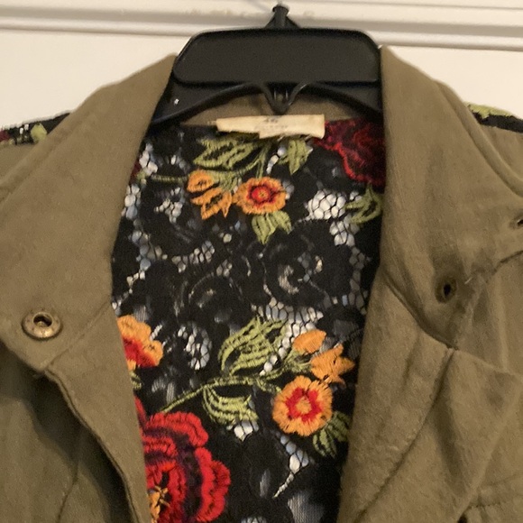 Cargo vest with pockets - Picture 5 of 7